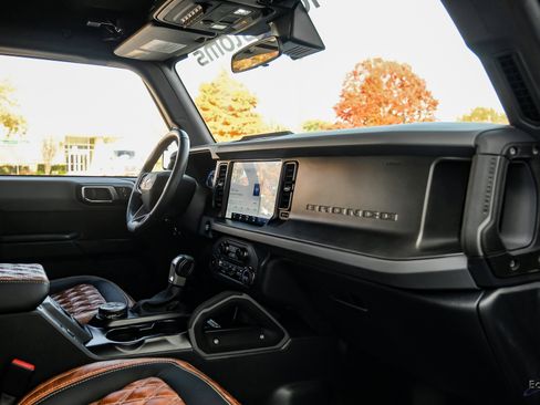 Used 2024 Ford Bronco Big Bend image 42