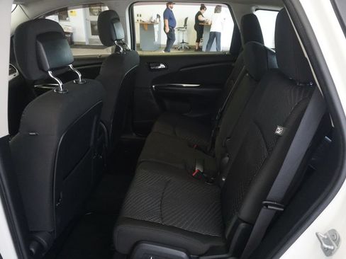 Used 2017 Dodge Journey SXT w/ Comfort/Convenience Group AWD/4WD image 16