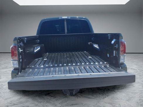 Used 2022 Toyota Tacoma TRD Sport w/ Technology Package RWD image 14