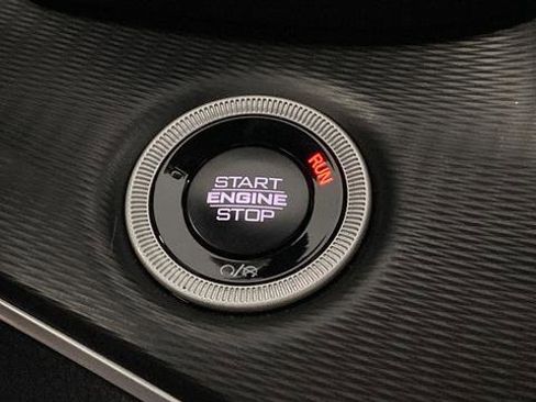 Used 2025 Jeep Grand Cherokee Laredo w/ Luxury Tech Group I AWD/4WD image 22