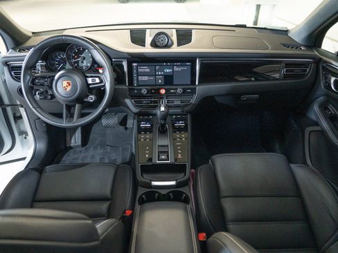 Certified 2026 Porsche Macan Turbo AWD/4WD image 26