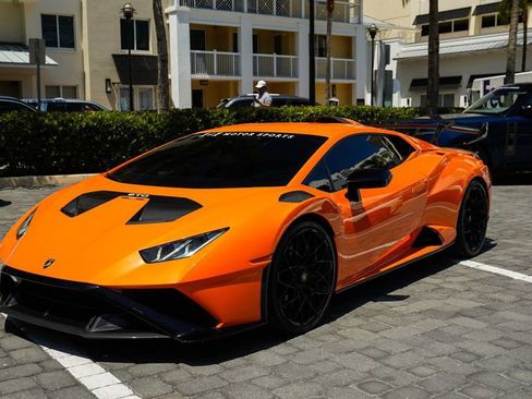 Used 2022 Lamborghini Huracan STO image 7