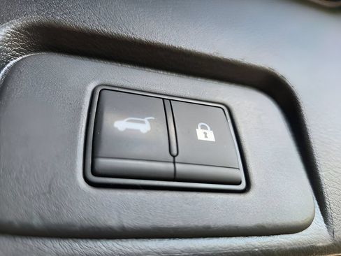 Used 2024 Nissan Rogue SV AWD/4WD image 7