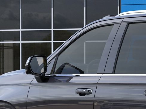 New 2026 Chevrolet Suburban Premier w/ Sun And Tow Package AWD/4WD image 12