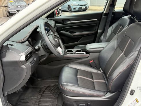 Used 2024 Nissan Altima 2.5 SR image 16