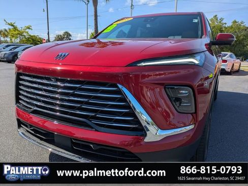 Used 2025 Buick Enclave Preferred FWD image 7