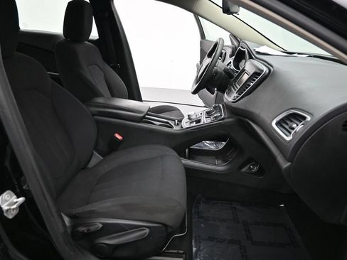 Used 2015 Chrysler 200 Limited FWD image 18