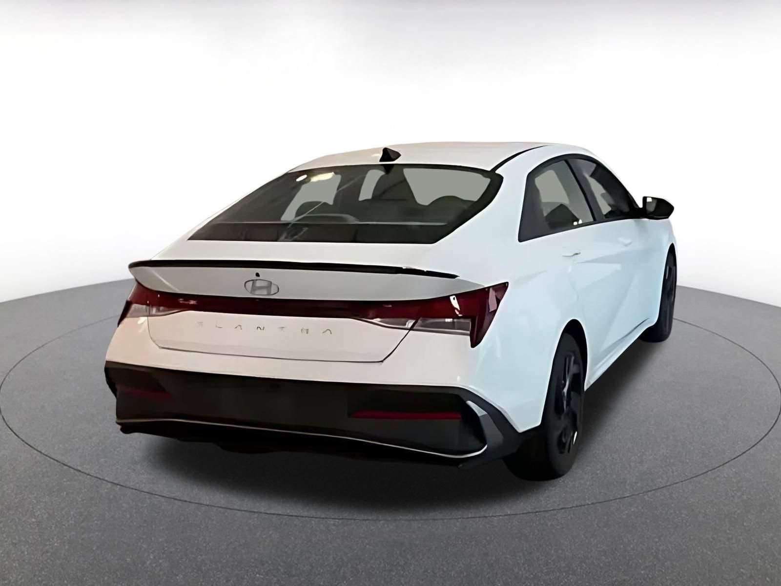 Used 2026 Hyundai Elantra Sport FWD image 8