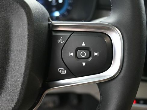 Used 2023 Volvo XC40 B5 Ultimate w/ Protection Package Premier image 24