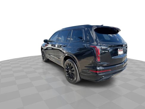 Used 2021 Cadillac XT6 Sport w/ LPO, ONYX Package image 6