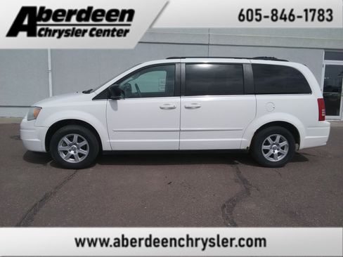 Used 2010 Chrysler Town & Country LX FWD image 1