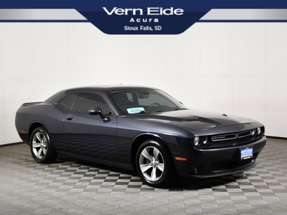 Used 2016 Dodge Challenger SXT