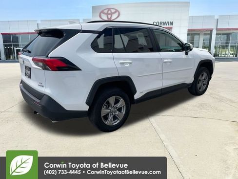 Used 2024 Toyota RAV4 LE AWD/4WD image 5