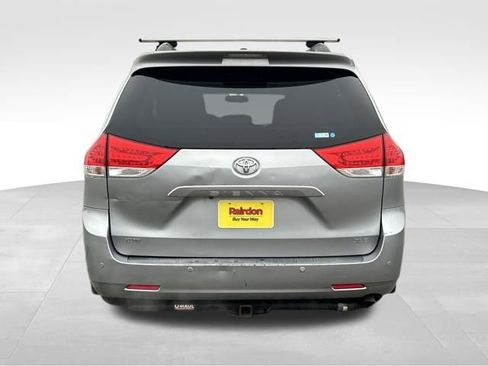 Used 2011 Toyota Sienna XLE image 7
