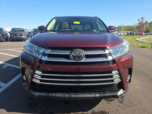 Used 2018 Toyota Highlander Limited image 3