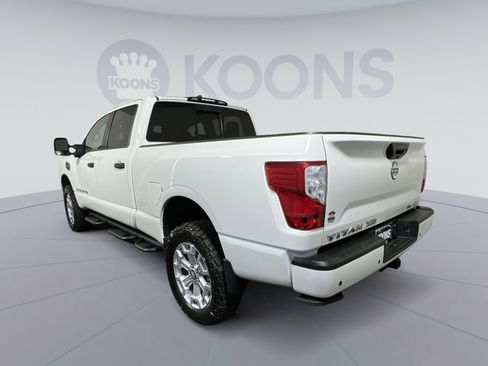 Used 2024 Nissan Titan SV w/ SV Convenience Package image 4