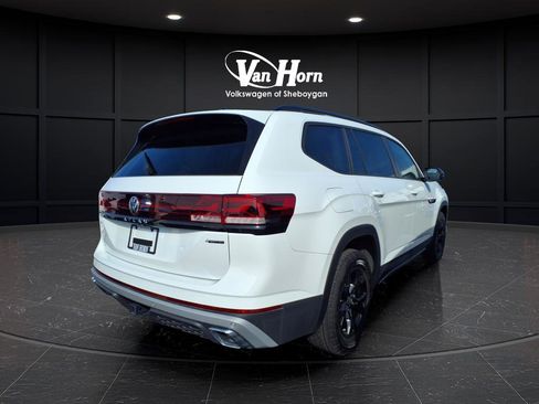 Used 2024 Volkswagen Atlas Peak Edition SE AWD/4WD image 9