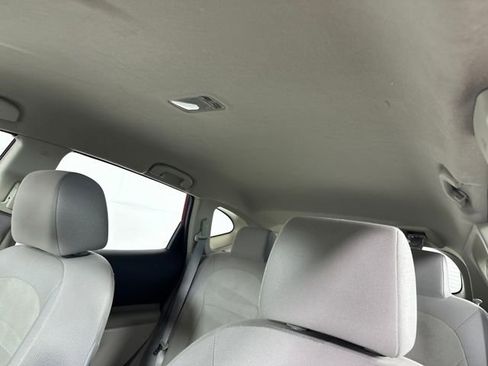 Used 2012 Nissan Rogue S image 18