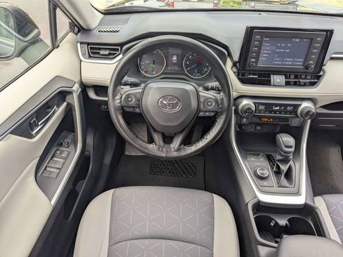 Used 2019 Toyota RAV4 XLE AWD/4WD image 15