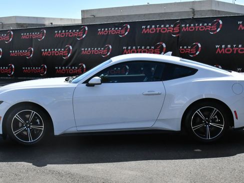 Used 2024 Ford Mustang Premium image 4