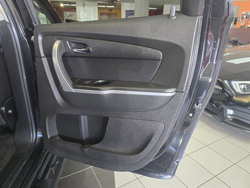 Used 2009 GMC Acadia SLT AWD/4WD image 15