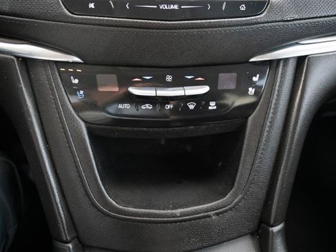 Used 2018 Cadillac XT5 Premium Luxury FWD image 17