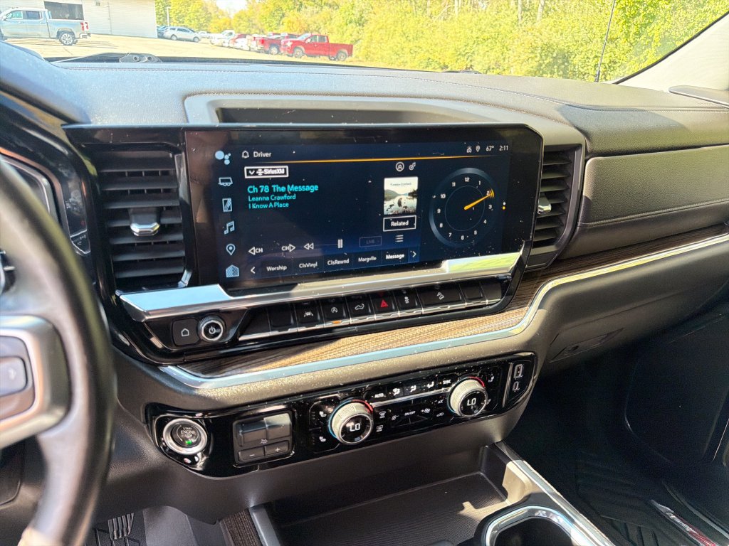Used 2024 Chevrolet Silverado 1500 RST AWD/4WD image 18