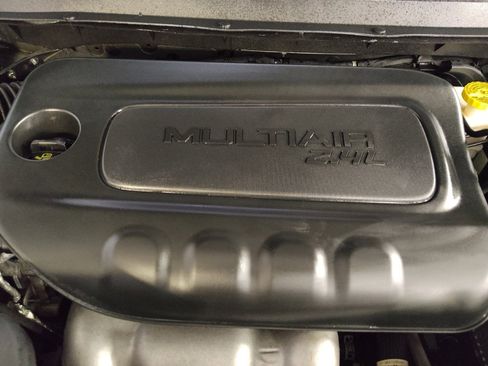 Used 2020 Jeep Cherokee Latitude Plus FWD image 30