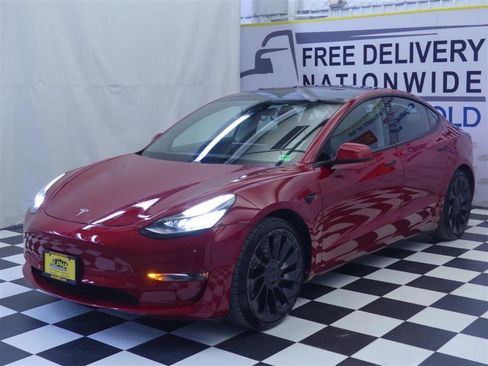 Used 2021 Tesla Model 3 Performance image 3