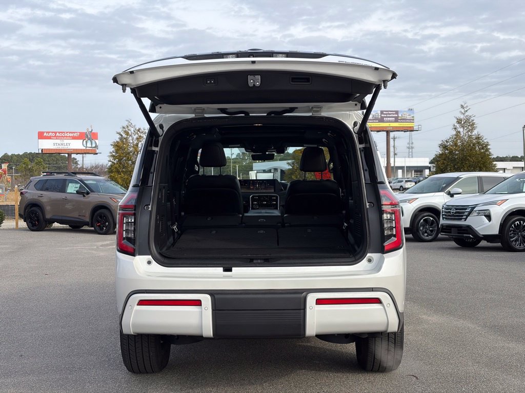 Used 2025 Nissan Armada Platinum AWD/4WD image 6