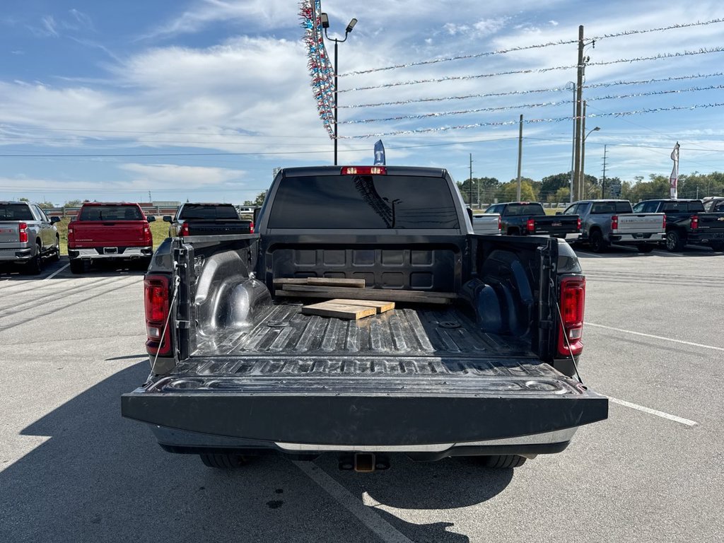 Used 2025 RAM 2500 Tradesman w/ Chrome Appearance Group AWD/4WD image 17