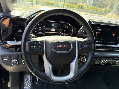 Used 2025 GMC Sierra 1500 SLT image 23