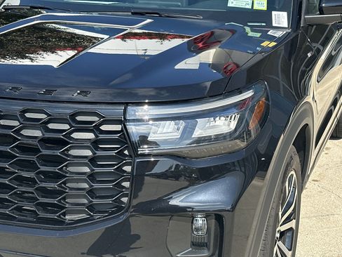 Used 2025 Ford Explorer ST-Line AWD/4WD image 11