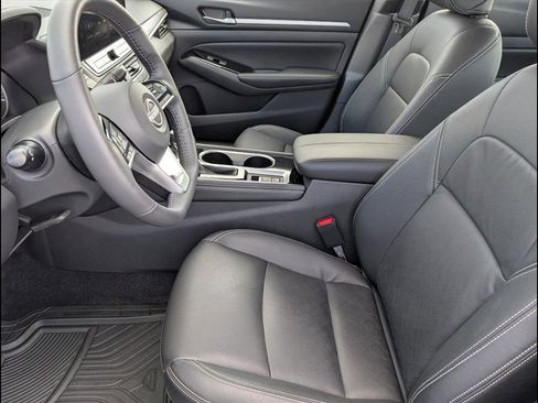 Used 2025 Nissan Altima 2.5 SL image 12