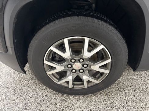 Used 2022 GMC Acadia SLE image 14