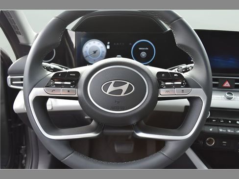 New 2026 Hyundai Elantra Limited FWD image 17