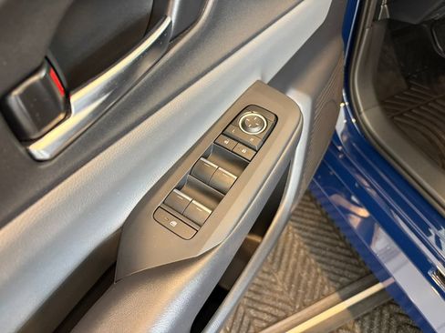 Used 2025 Toyota Prius XLE FWD image 14