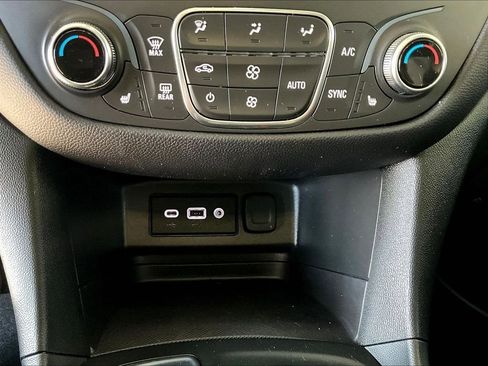 Used 2022 Chevrolet Equinox LT AWD/4WD image 26