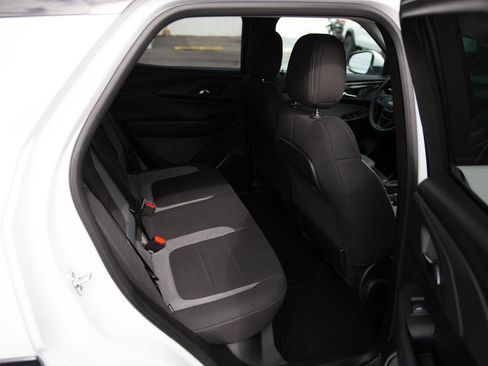 Used 2025 Chevrolet TrailBlazer LT AWD/4WD image 21