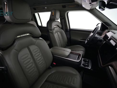 Used 2024 Rivian R1S Adventure AWD/4WD image 23