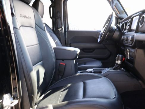 Used 2023 Jeep Wrangler Unlimited Sahara w/ Cold Weather Group image 9