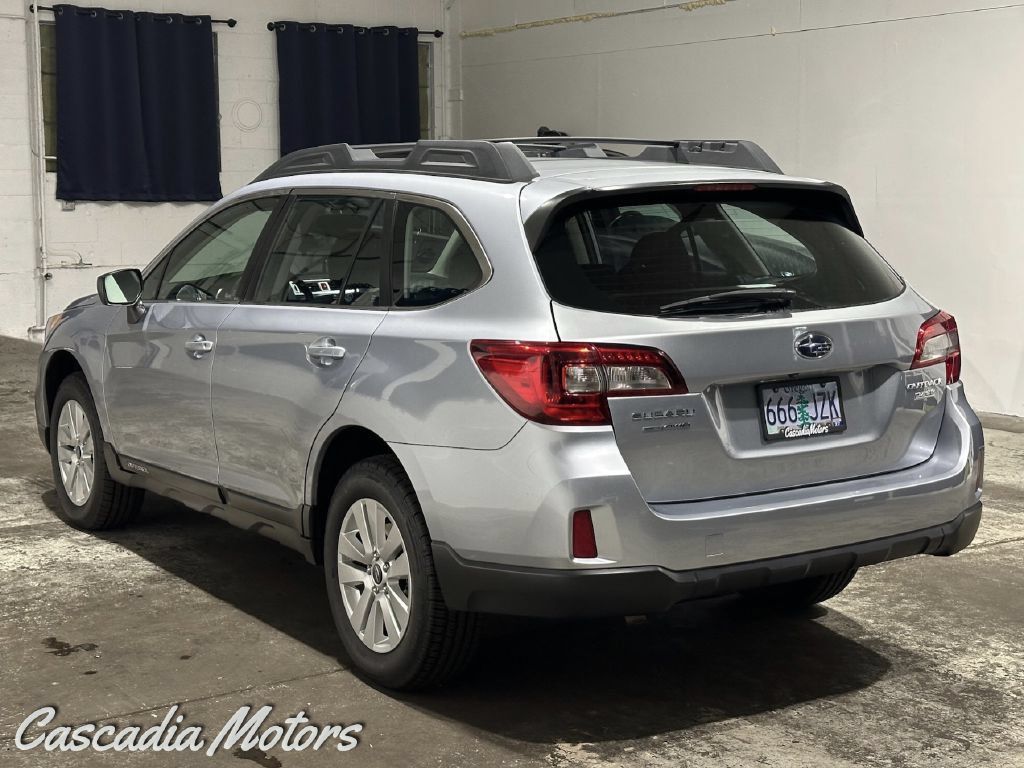 Used 2017 Subaru Outback 2.5i AWD/4WD image 5