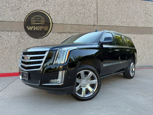Used 2019 Cadillac Escalade Premium Luxury RWD image 1