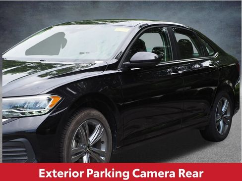Used 2024 Volkswagen Jetta SE FWD image 5