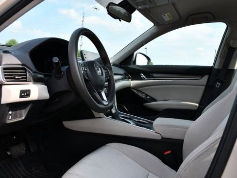 Used 2019 Honda Accord LX image 18