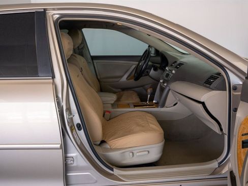 Used 2007 Toyota Camry XLE FWD image 10