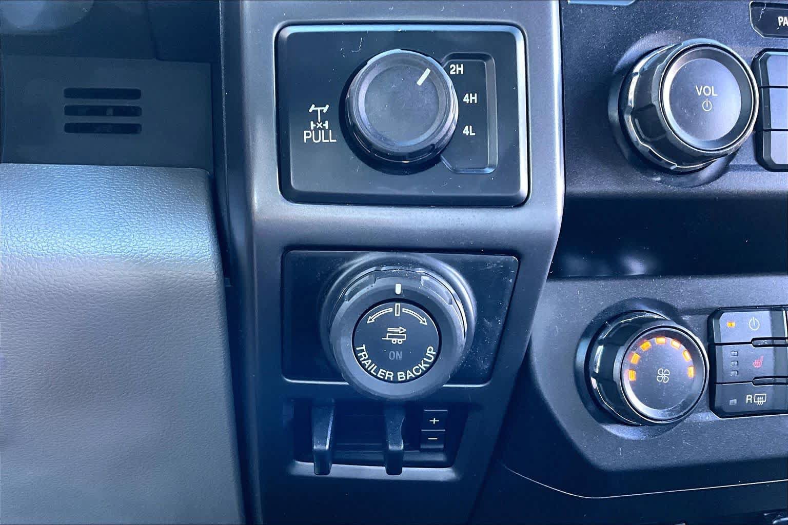 Used 2019 Ford F150 XLT w/ Equipment Group 302A Luxury AWD/4WD image 34