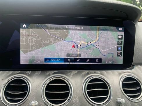 Used 2022 Mercedes-Benz E 350 4MATIC Sedan image 16