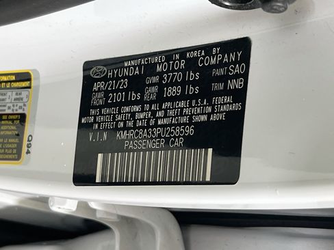 Used 2023 Hyundai Venue Limited FWD image 31