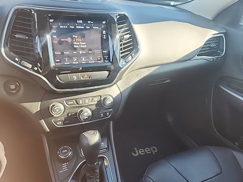 Used 2019 Jeep Cherokee Limited w/ Trailer Tow Group image 14